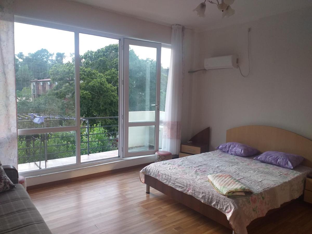 Lily Pearls Inn Kobuleti Extérieur photo